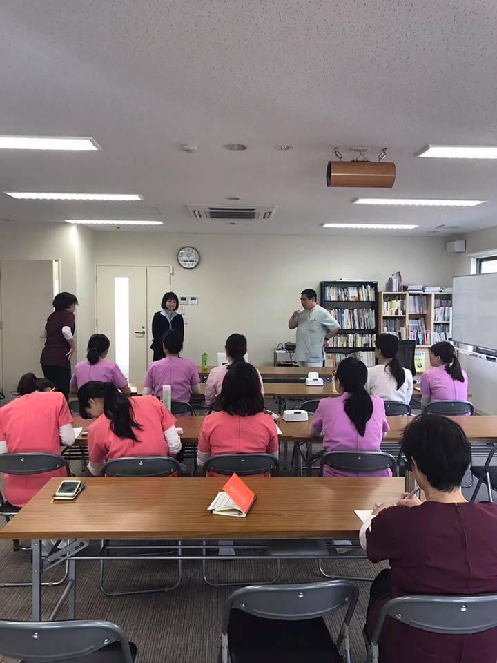 次亜塩素酸マウスウォッシュ(POICウォーター)とレーザーの勉強会をしました