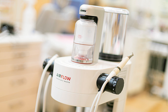 歯のクリーニング機器（エアフロー）